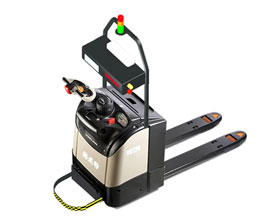 ���˼�ʻ�綯���˳���AGV